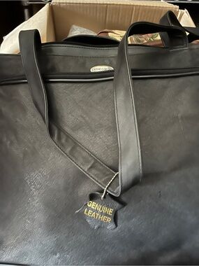 Pierre Cardin woman's purse. Leather